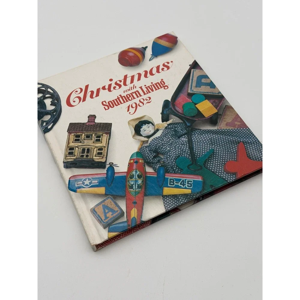 Vintage Christmas with Southern Living 1982 Hardcover Holiday Decor Crafts Book